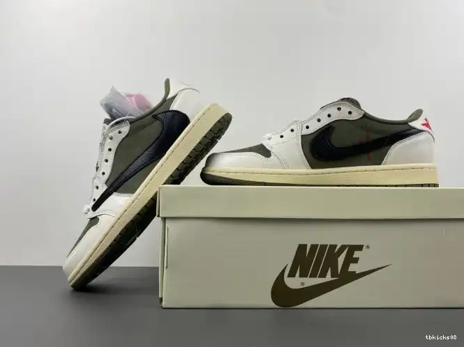 Rep TBkick LOW OLIVE SCOTT OG TRAVIS AIR MEDIUM 1 DM7866-200 X JORDAN 0512